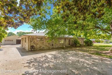 Main picture of 205 Meadow Ln