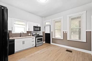 Main picture of 90 Grant Ave