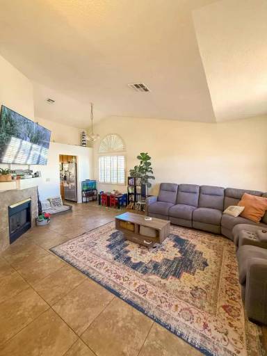 Main picture of 185 Deanna Way