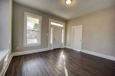 Main picture of 723 N 35th St