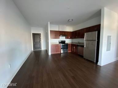 Main picture of 747 Grand St
