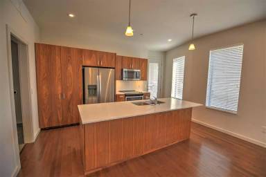 Main picture of 627 Couch Dr