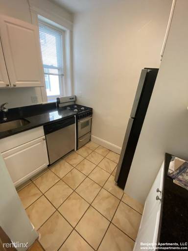 Main picture of 82 Brainerd Rd