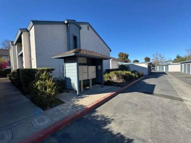 Main picture of 1493 Gustavo St