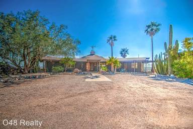 Main picture of 2700 E Moon Vista St