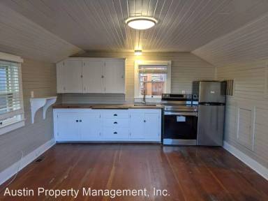 Main picture of 501 NW Newport Ave