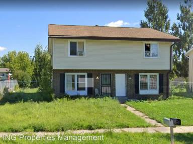 Main picture of 6422 N 107th St