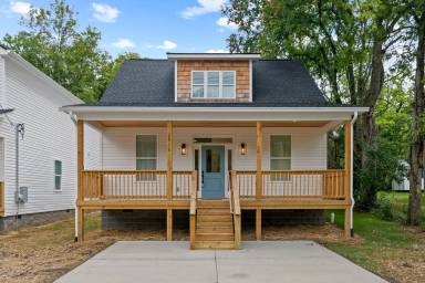 Main picture of 2511 Whites Creek Pike