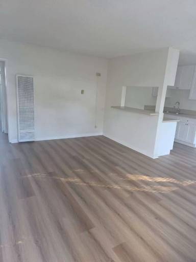 Main picture of 4660 Clara St