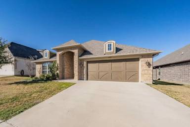 Main picture of 1625 Town Creek Cir