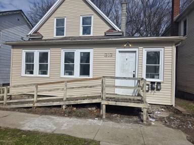 Main picture of 313 E Ewing Ave