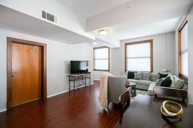 Main picture of 62 N Main St