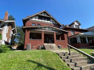 Main picture of 1932 Summit St