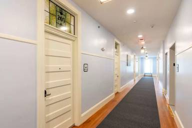 Main picture of 157 N Main St