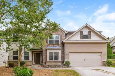 Main picture of 2080 Raegan Way