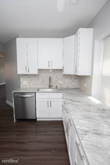 Main picture of 8922 Skokie Blvd