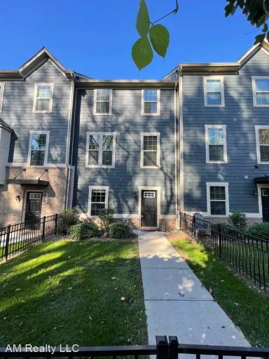 Main picture of 1224 Queen Lyon Ct