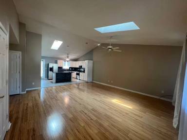 Main picture of 5211 Deerwood Lk