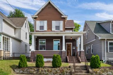 Main picture of 913 Summit St