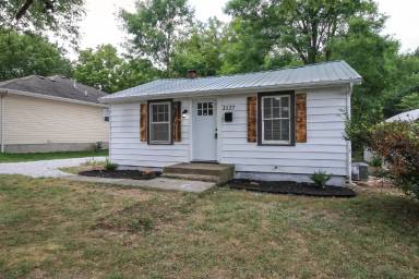 Main picture of 2101 N Grace Ave