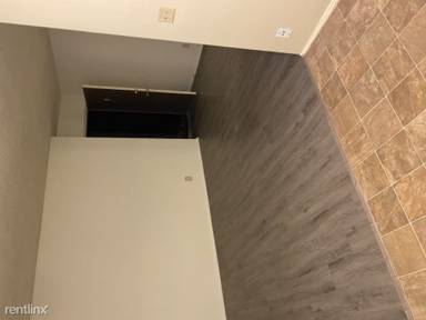 Main picture of 11275 Huston St