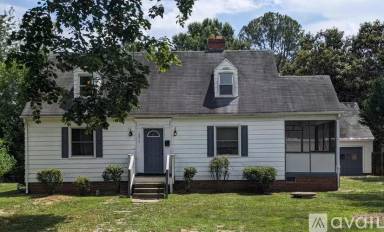 Main picture of 5217 Pine Crest Ave