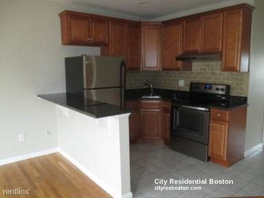 Main picture of 284 W 3rd St