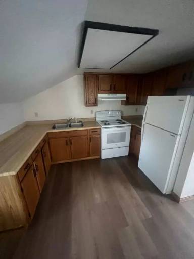 Main picture of 346 E 2nd St