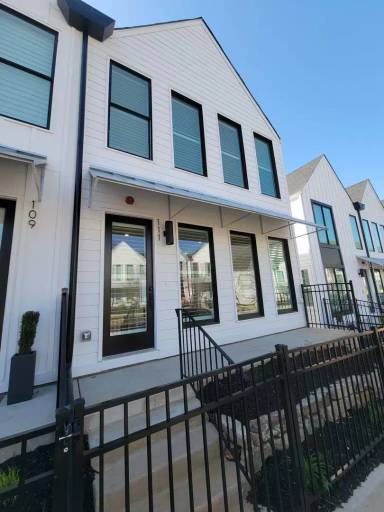 Main picture of 111 Pearl St