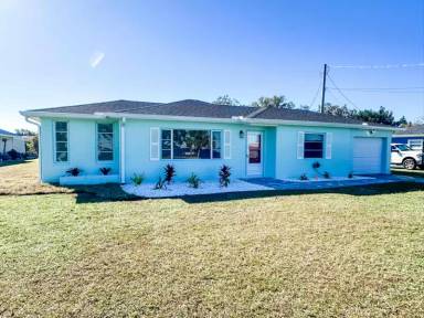 Main picture of 1530 S Lake Howard Dr