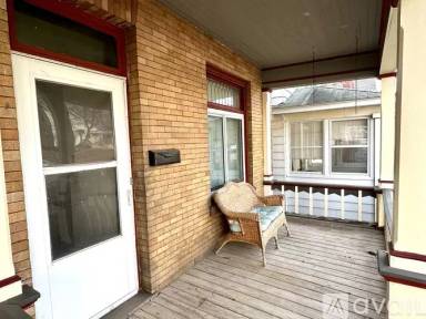 Main picture of 1212 E 3rd St
