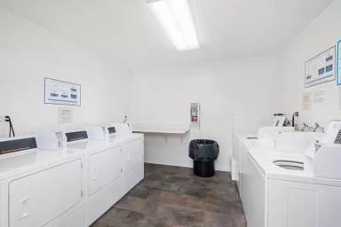 Main picture of 1884 Monrovia Ave