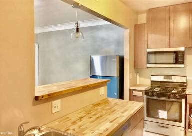 Main picture of 7550 S Essex Ave