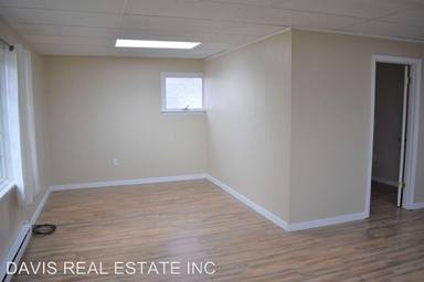 Main picture of 7 E Water St