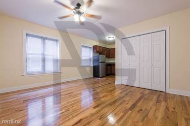 Main picture of 815-23 W Cornelia Ave