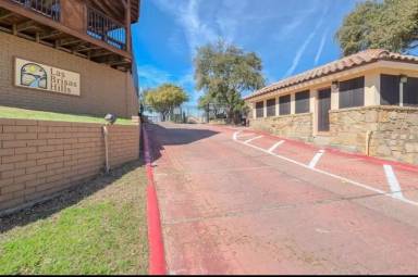 Main picture of 2540 Entrada Blvd