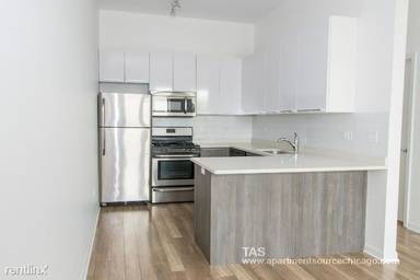 Main picture of 2700 W North Ave