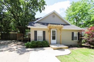 Main picture of 203 W Miller St