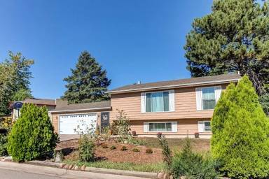 Main picture of 3201 S Hoyt Way