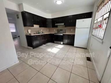 Main picture of 1610 W Diamond St