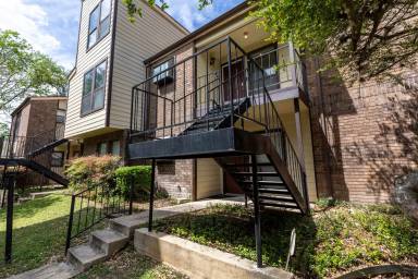 Main picture of 2542 Babcock Rd