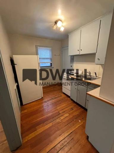 Main picture of 806 15th St NE