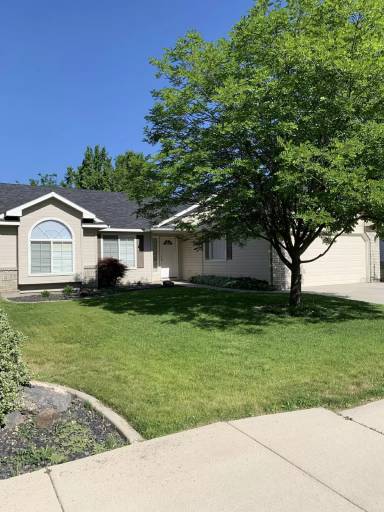 Main picture of 4984 N Rothmans Ave