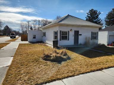 Main picture of 298 E 20th St