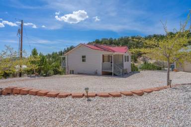 Main picture of 328 Hillcrest Cir