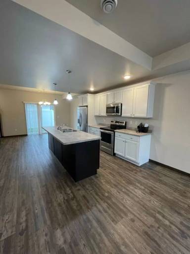 Main picture of 1041 S 12th Ave