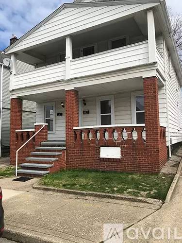 Main picture of 1349 W 67th St