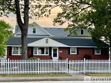 Main picture of 2002 Baltic Ave