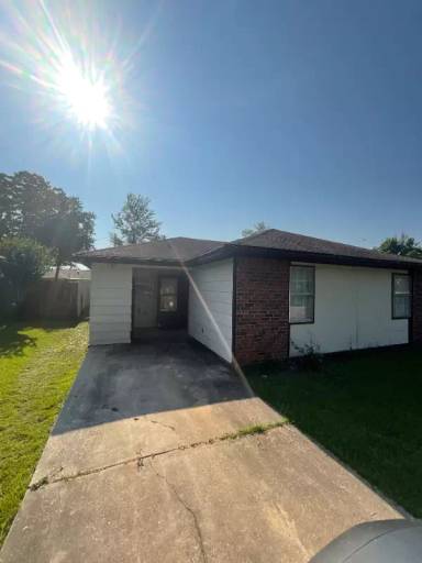 Main picture of 1759 S Louisiana Ave