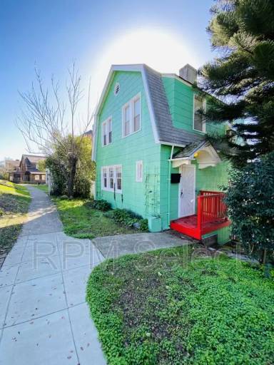 Main picture of 69 B St